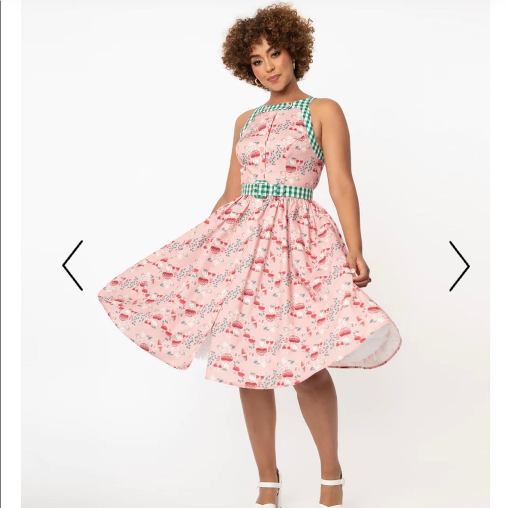 Mid-century inspired dress with super cute mushroom print and green gingham trim